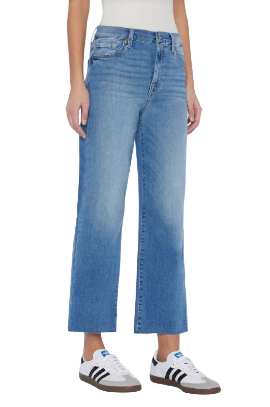 Alexa Cropped Jeans In Astra